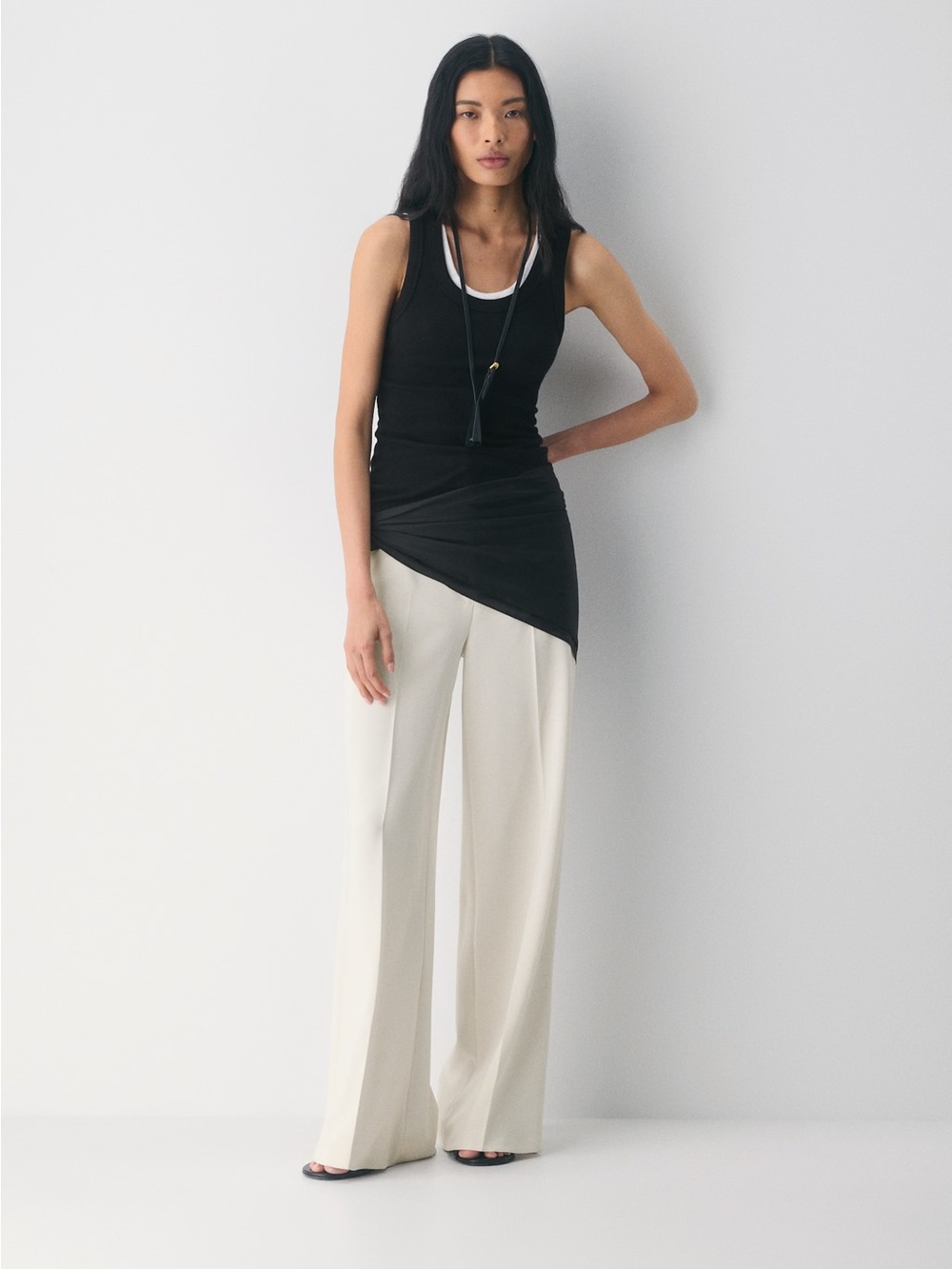 Aritzia Leeway Pant - Precision Sway Size 4 NWT